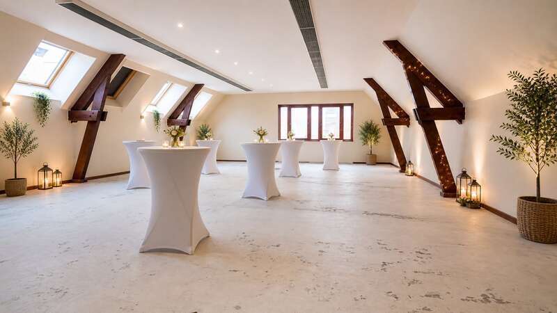 Salle evenement 200m2 - Nantua Grande salle evenement 200m2 a Nantua